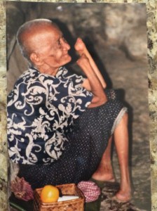 Woman with smile_Angkor Wat